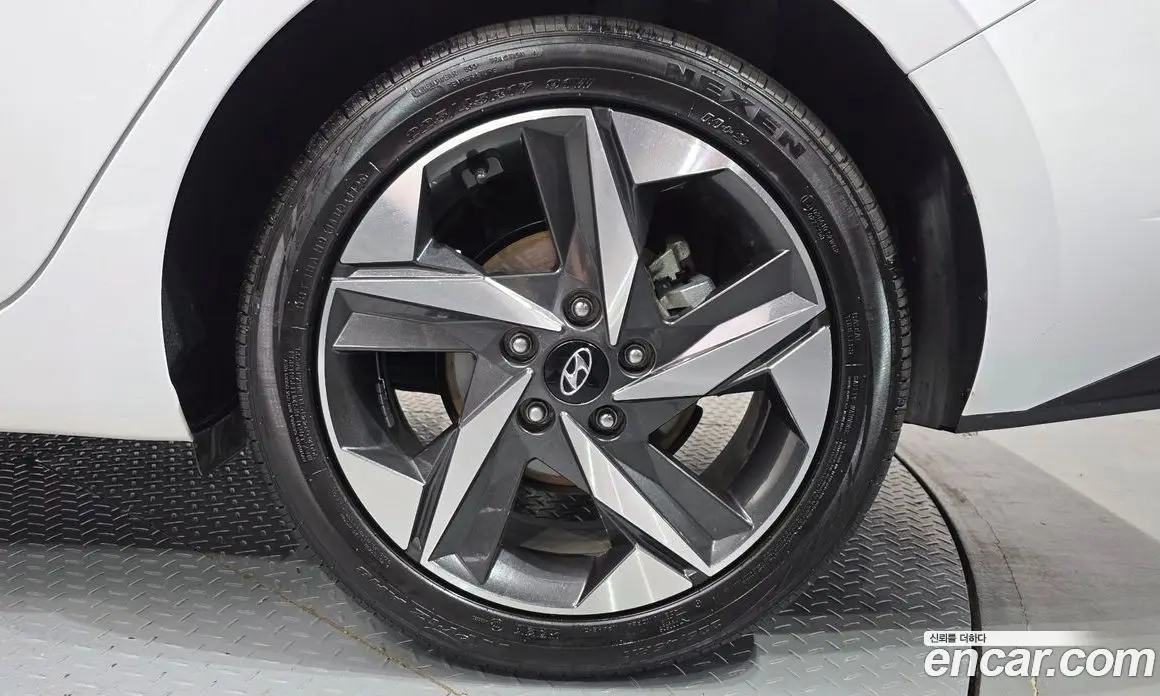 Hyundai Avante 2021 1.6 автомат (гидро), фото 7