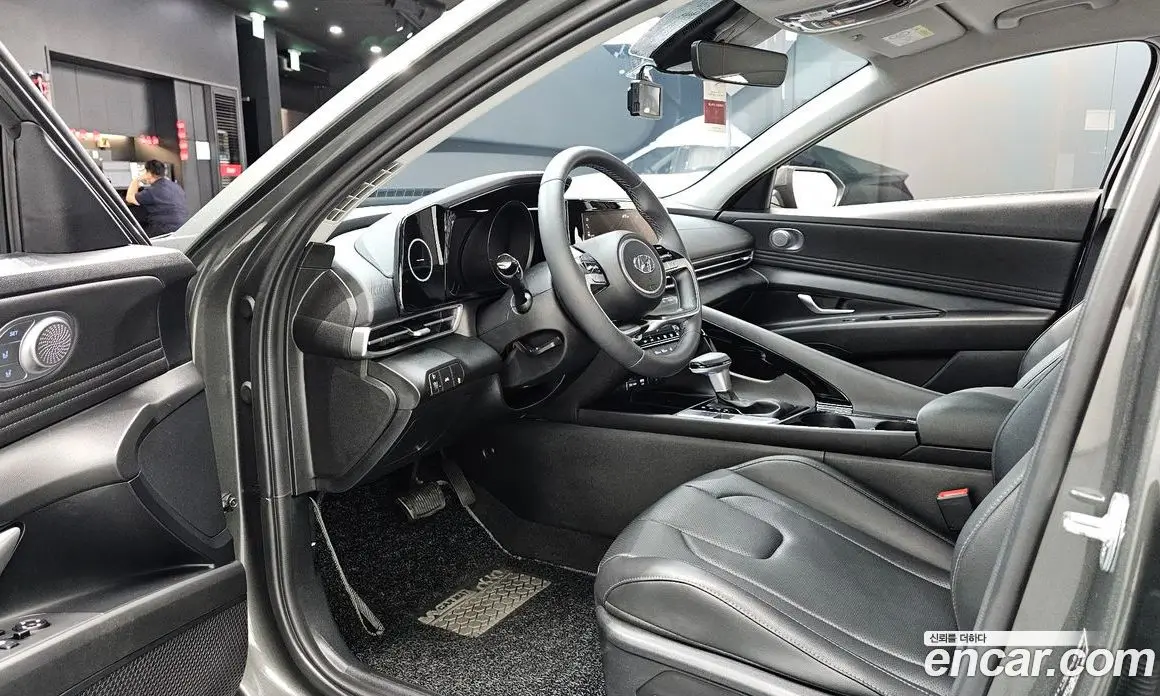 Hyundai Avante 2022 1.6 автомат (гидро), фото 13
