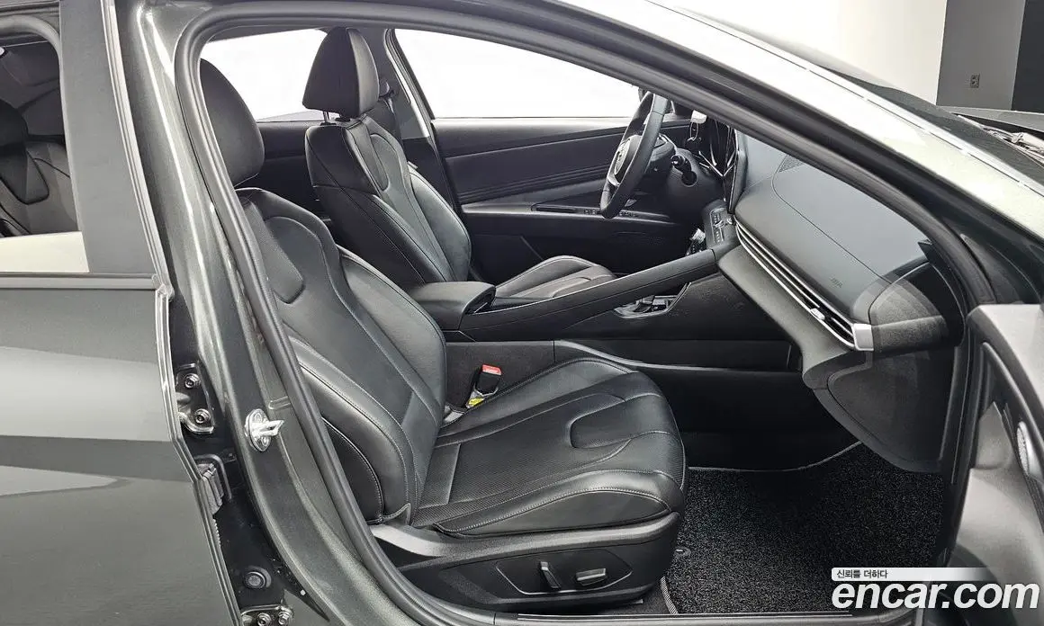 Hyundai Avante 2022 1.6 автомат (гидро), фото 16