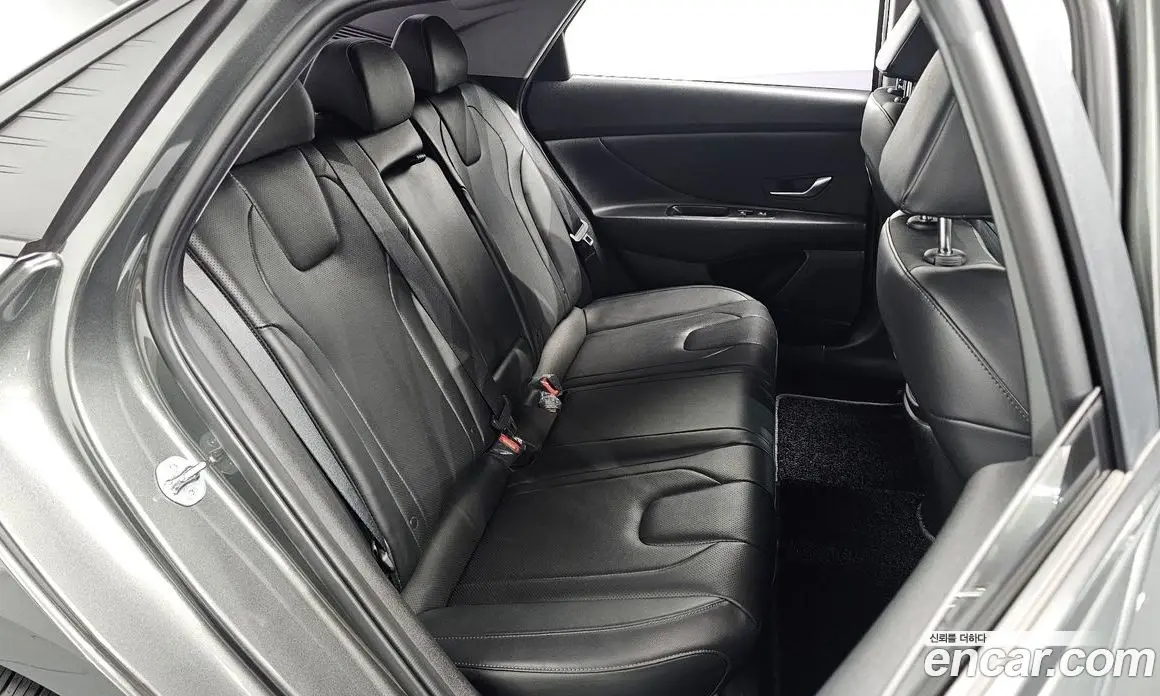 Hyundai Avante 2022 1.6 автомат (гидро), фото 17
