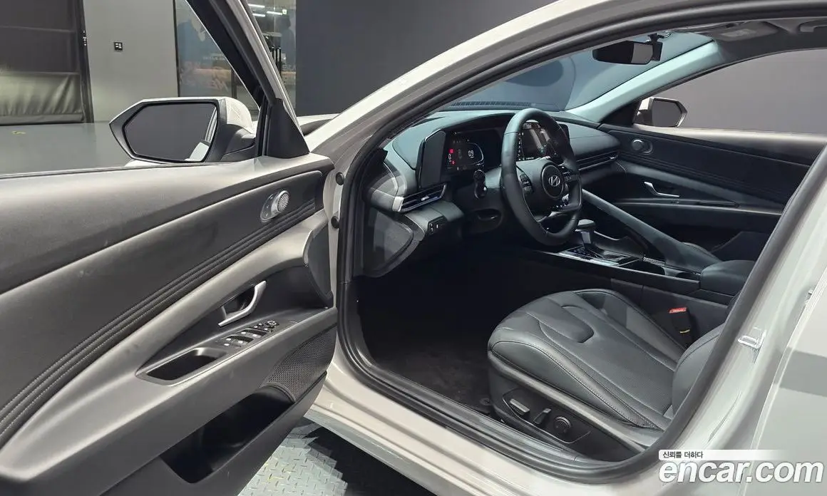Hyundai Avante 2026 1.6 автомат (гидро), фото 13