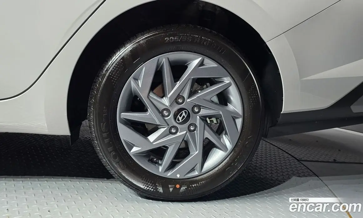 Hyundai Avante 2026 1.6 автомат (гидро), фото 7