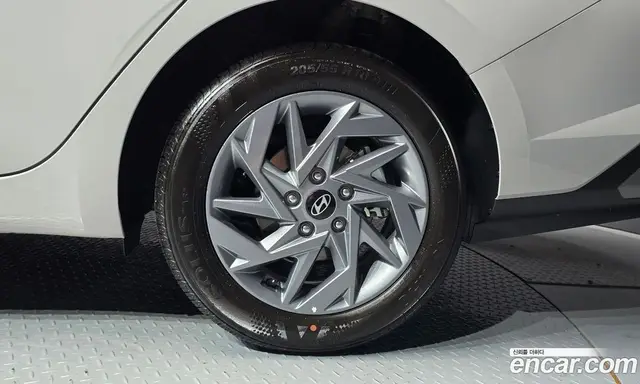 Hyundai Avante 2026 1.6 автомат (гидро), миниатюра 7