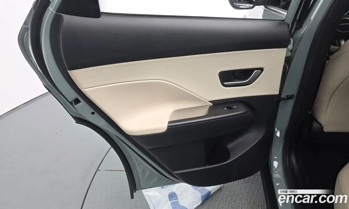 Hyundai Kona 2023 1.6 автомат (гидро), фото 14
