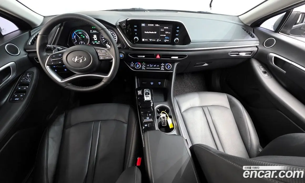 Hyundai Sonata 2023 2.0 автомат (гидро), фото 10 Hyundai Sonata 2023 2.0 автомат (гидро), фото 10