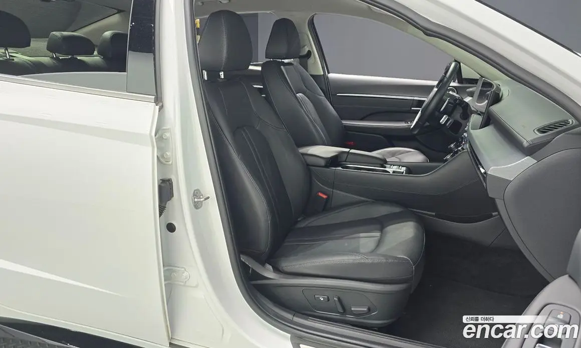 Hyundai Sonata 2024 2.0 автомат (гидро), фото 15