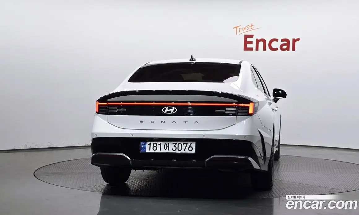 Hyundai Sonata 2024 2.0 автомат (гидро), фото 3
