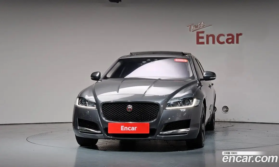 Jaguar XF 2017 2.0 автомат (гидро), фото 2 Jaguar XF 2017 2.0 автомат (гидро), фото 2