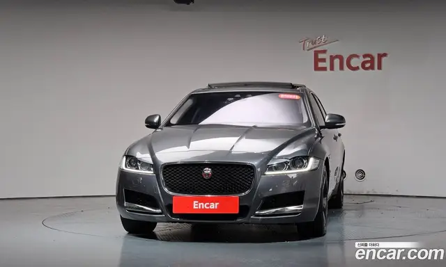 Jaguar XF 2017 2.0 автомат (гидро), миниатюра 2 Jaguar XF 2017 2.0 автомат (гидро), миниатюра 2