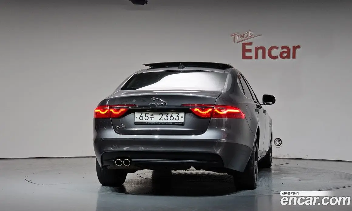 Jaguar XF 2017 2.0 автомат (гидро), фото 3 Jaguar XF 2017 2.0 автомат (гидро), фото 3