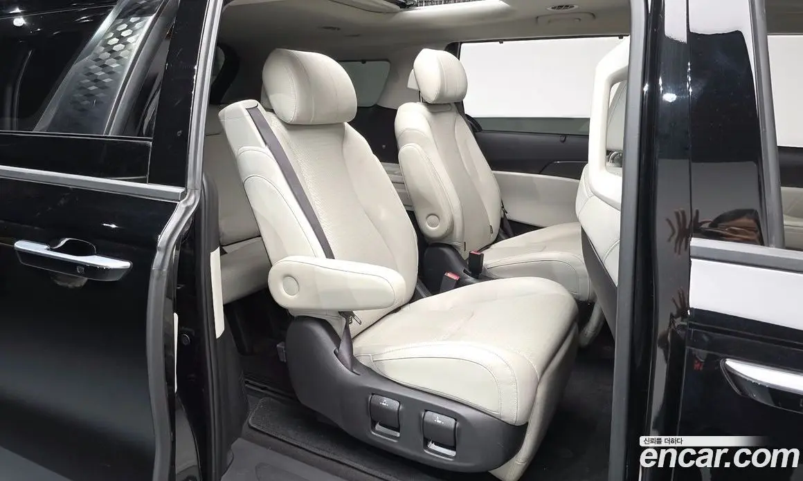 Kia Carnival 2023 3.5 автомат (гидро), фото 16