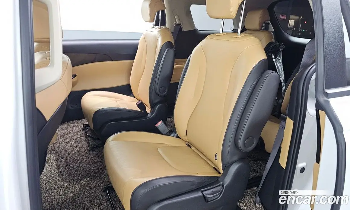 Kia Carnival 2023 2.2 автомат (гидро), фото 17
