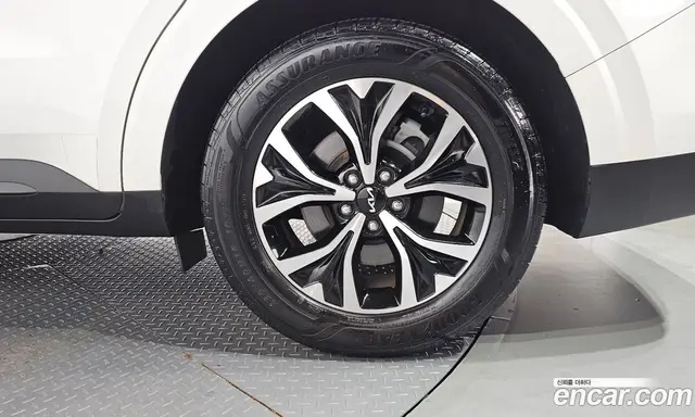 Kia Carnival 2023 2.2 автомат (гидро), миниатюра 7