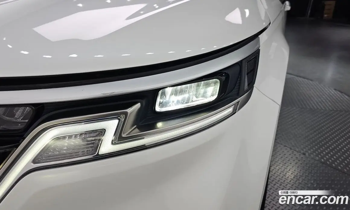 Kia Carnival 2023 2.2 автомат (гидро), фото 8