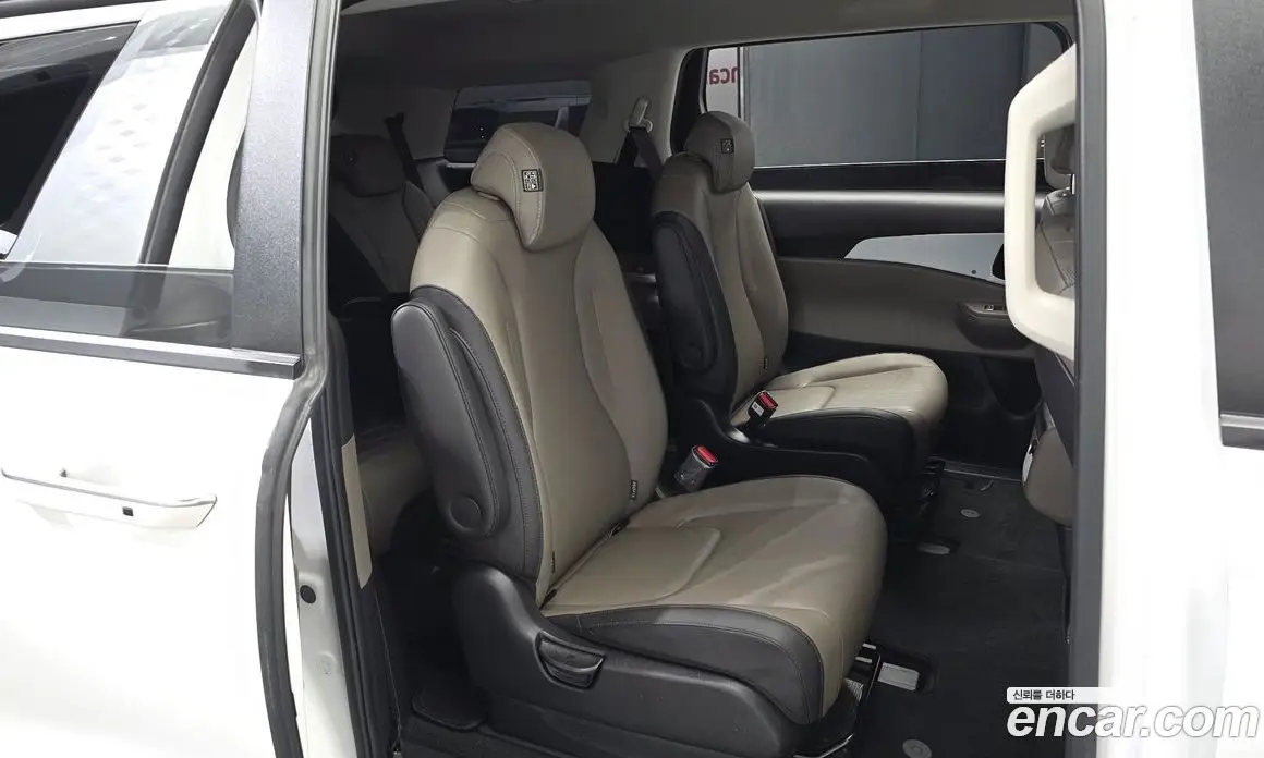 Kia Carnival 2024 1.6 автомат (гидро), фото 18