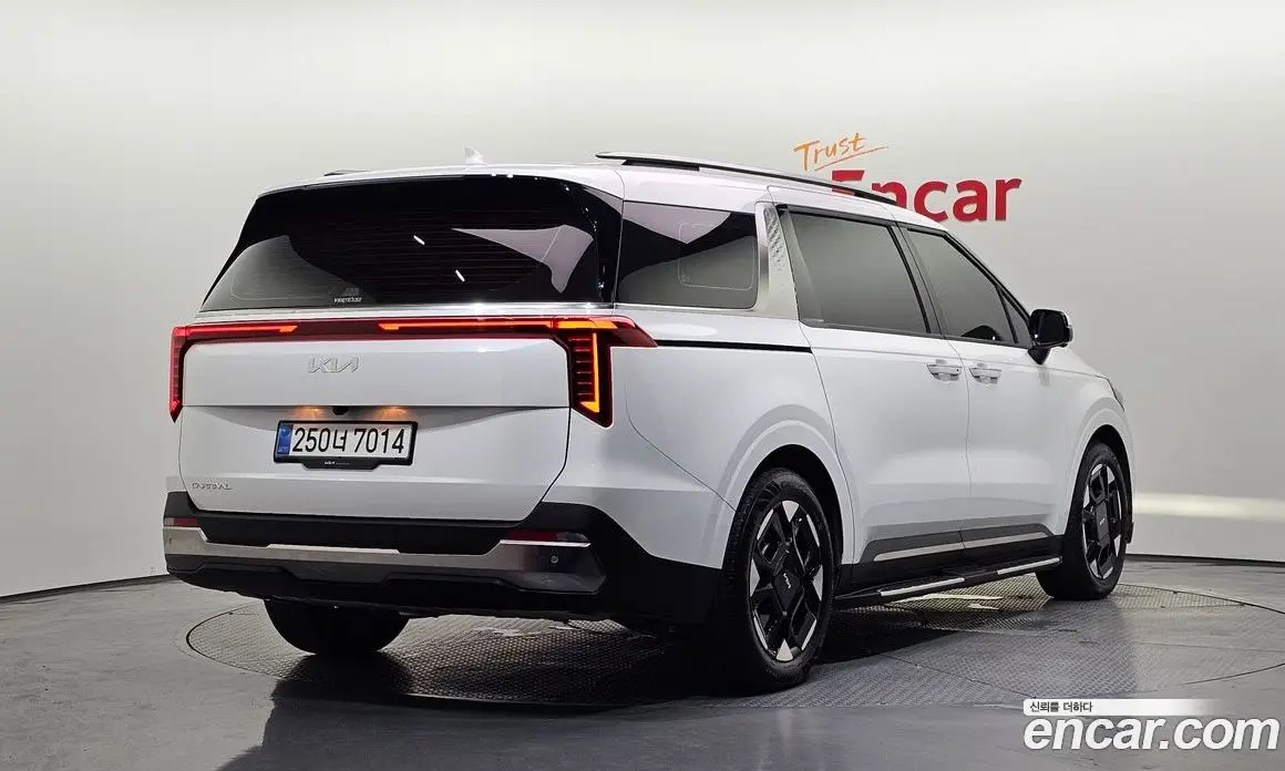Kia Carnival 2025 2.2 автомат (гидро), фото 2 Kia Carnival 2025 2.2 автомат (гидро), фото 2