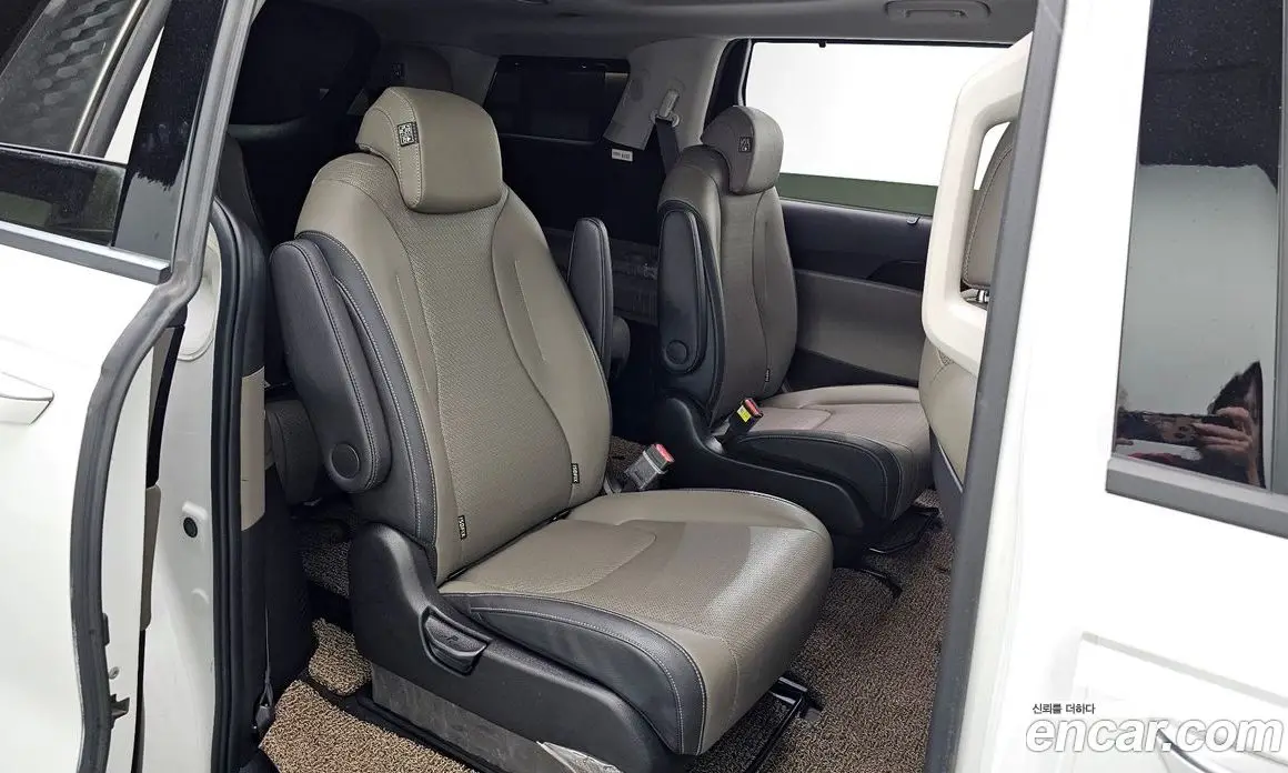 Kia Carnival 2025 2.2 автомат (гидро), фото 18 Kia Carnival 2025 2.2 автомат (гидро), фото 18