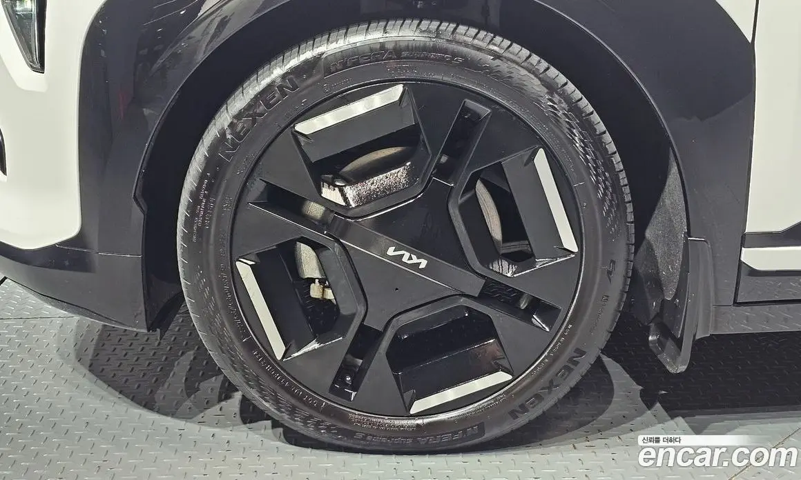 Kia EV3 2024 0.2 автомат (гидро), фото 5 Kia EV3 2024 0.2 автомат (гидро), фото 5