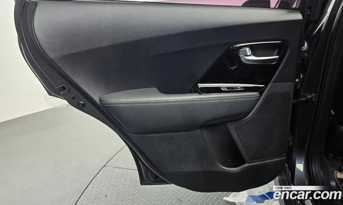 Kia Niro 2019 0.2 автомат (гидро), фото 14