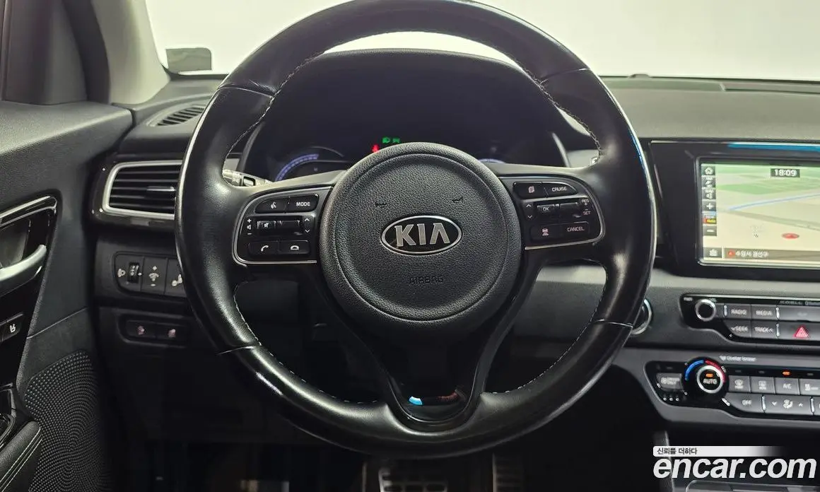 Kia Niro 2019 0.2 автомат (гидро), фото 19