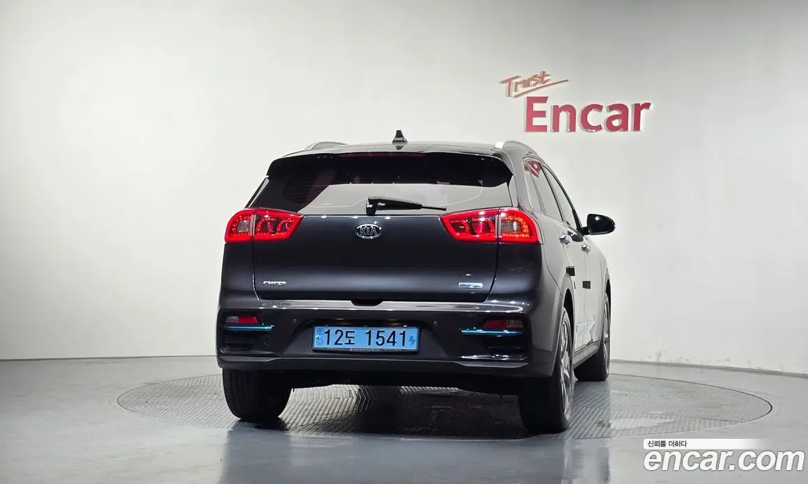 Kia Niro 2019 0.2 автомат (гидро), фото 3