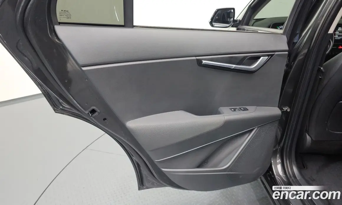 Kia Niro 2023 1.6 автомат (гидро), фото 14