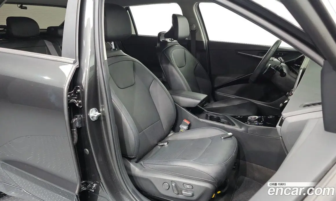 Kia Niro 2023 1.6 автомат (гидро), фото 17