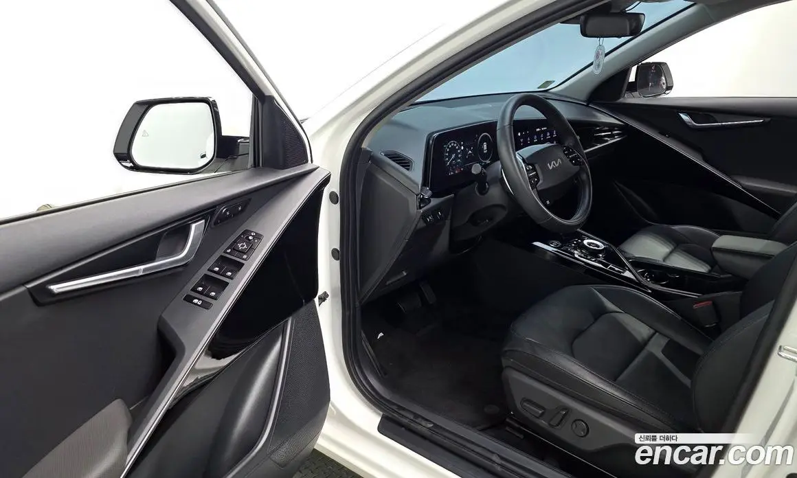 Kia Niro 2023 0.2 автомат (гидро), фото 13