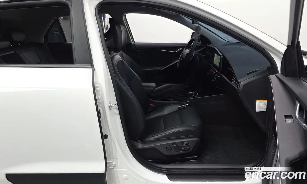 Kia Niro 2023 0.2 автомат (гидро), фото 16