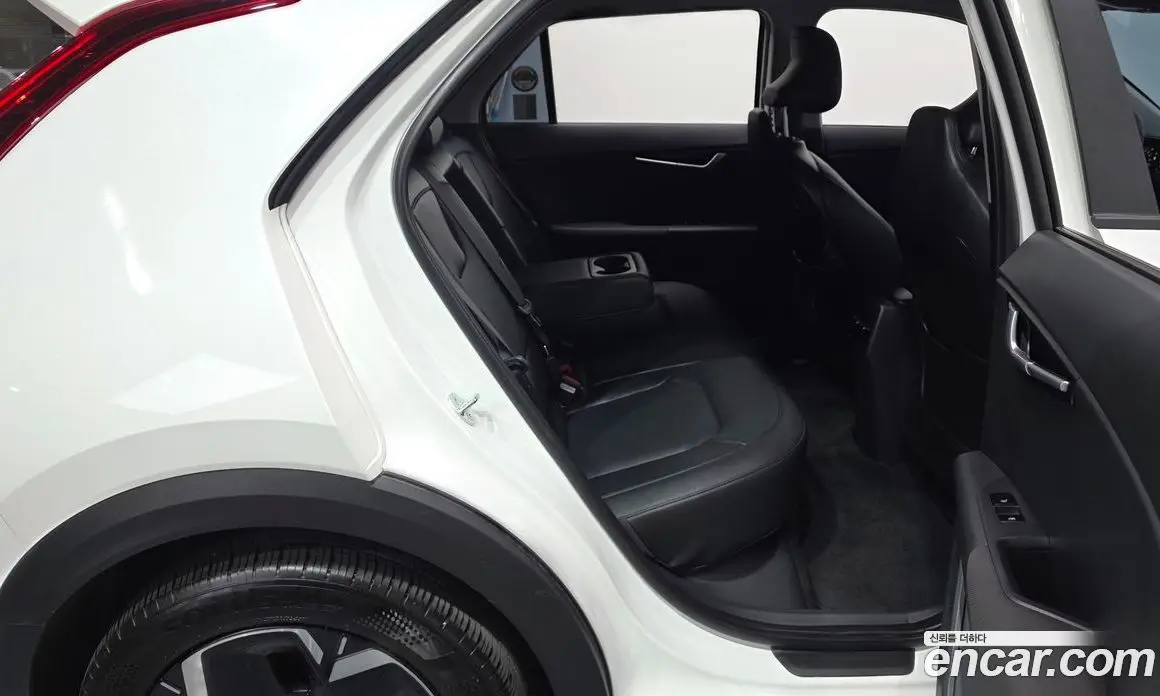 Kia Niro 2023 0.2 автомат (гидро), фото 17