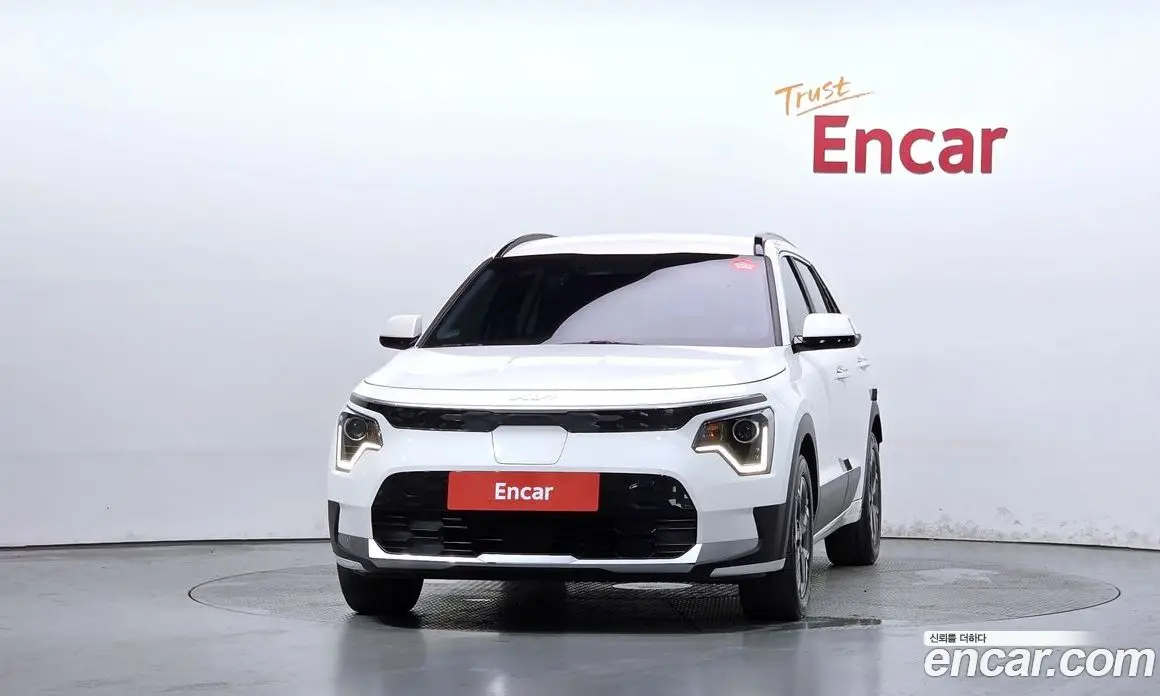 Kia Niro 2023 0.2 автомат (гидро), фото 3