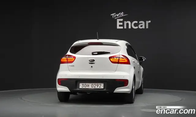 Kia Pride 2016 1.4 автомат (гидро), миниатюра 4 Kia Pride 2016 1.4 автомат (гидро), миниатюра 4