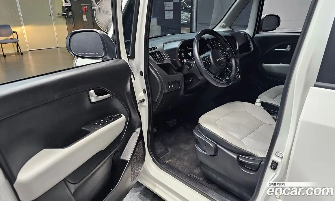 Kia Ray 2023 1.0 автомат (гидро), фото 13