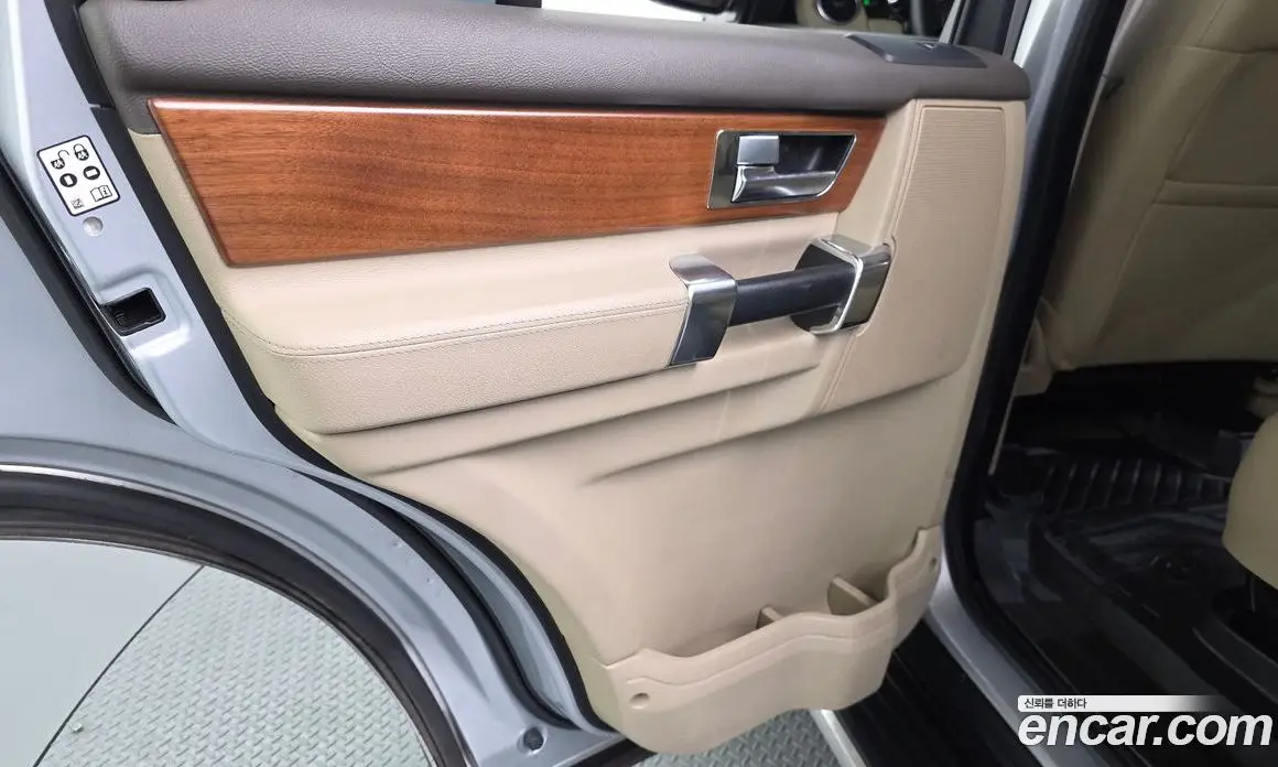 Land Rover Discovery 2014 3.0 автомат (гидро), фото 14 Land Rover Discovery 2014 3.0 автомат (гидро), фото 14