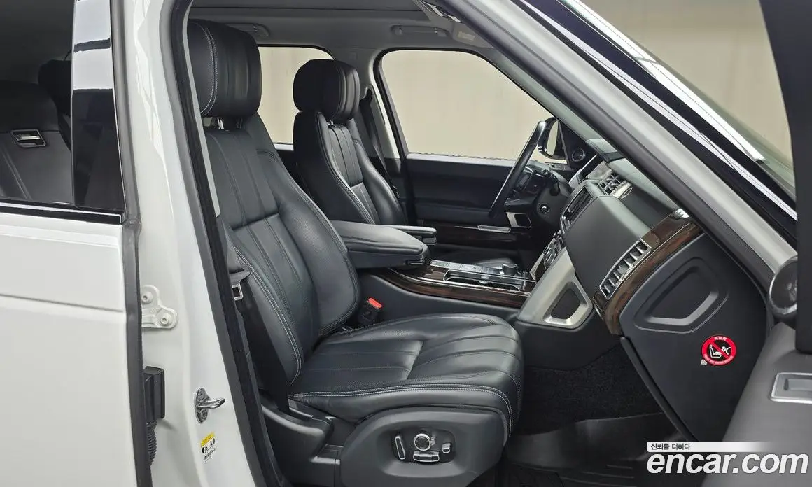 Land Rover Range Rover 2016 4.4 автомат (гидро), фото 16