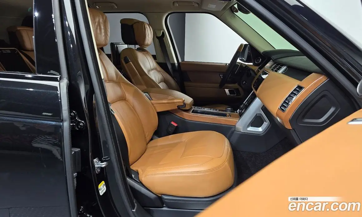 Land Rover Range Rover 2018 4.4 автомат (гидро), фото 16