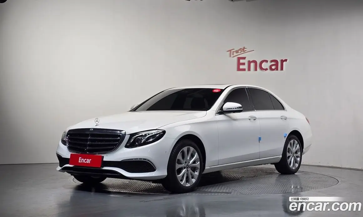 Mercedes-Benz E-Class 2018 2.0 автомат (гидро), фото 1 Mercedes-Benz E-Class 2018 2.0 автомат (гидро), фото 1