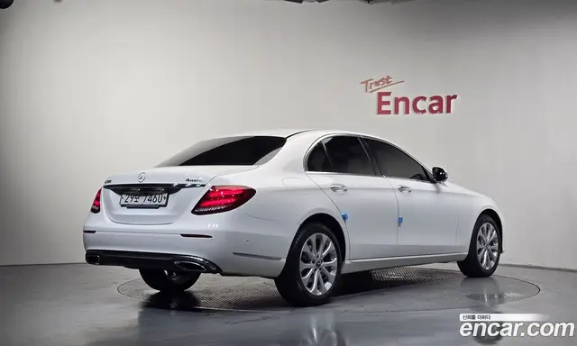 Mercedes-Benz E-Class 2018 2.0 автомат (гидро), миниатюра 2 Mercedes-Benz E-Class 2018 2.0 автомат (гидро), миниатюра 2