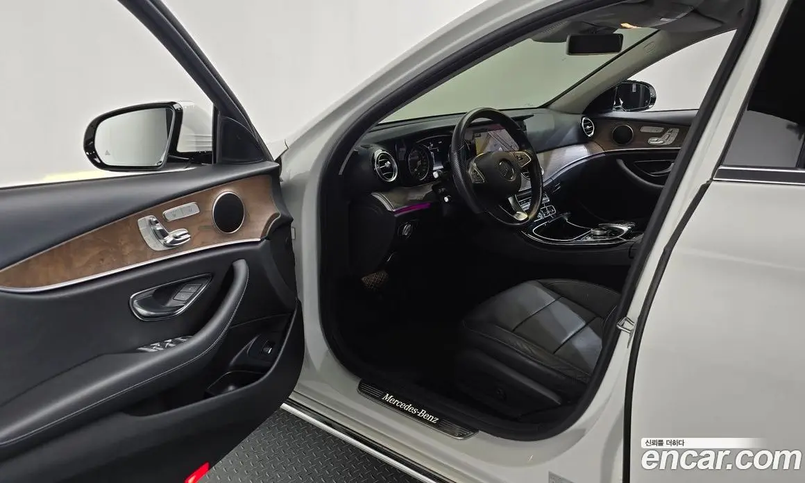 Mercedes-Benz E-Class 2018 2.0 автомат (гидро), фото 13 Mercedes-Benz E-Class 2018 2.0 автомат (гидро), фото 13