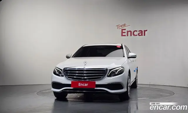 Mercedes-Benz E-Class 2018 2.0 автомат (гидро), миниатюра 3 Mercedes-Benz E-Class 2018 2.0 автомат (гидро), миниатюра 3