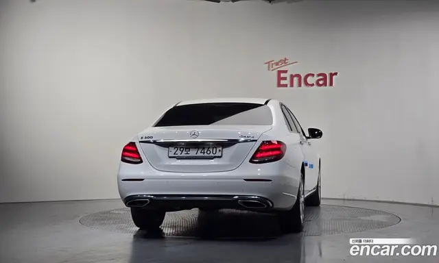 Mercedes-Benz E-Class 2018 2.0 автомат (гидро), миниатюра 4 Mercedes-Benz E-Class 2018 2.0 автомат (гидро), миниатюра 4