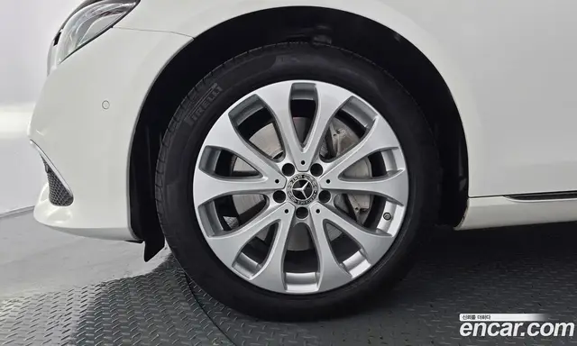 Mercedes-Benz E-Class 2018 2.0 автомат (гидро), миниатюра 5 Mercedes-Benz E-Class 2018 2.0 автомат (гидро), миниатюра 5