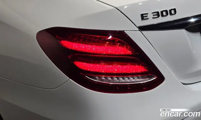 Mercedes-Benz E-Class 2018 2.0 автомат (гидро), миниатюра 9 Mercedes-Benz E-Class 2018 2.0 автомат (гидро), миниатюра 9
