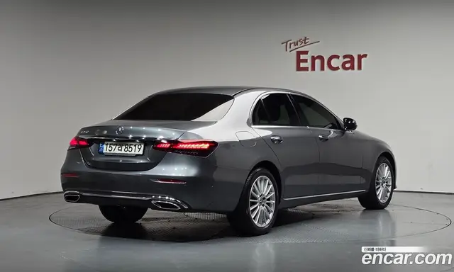 Mercedes-Benz E-Class, 2021, 17 999 км