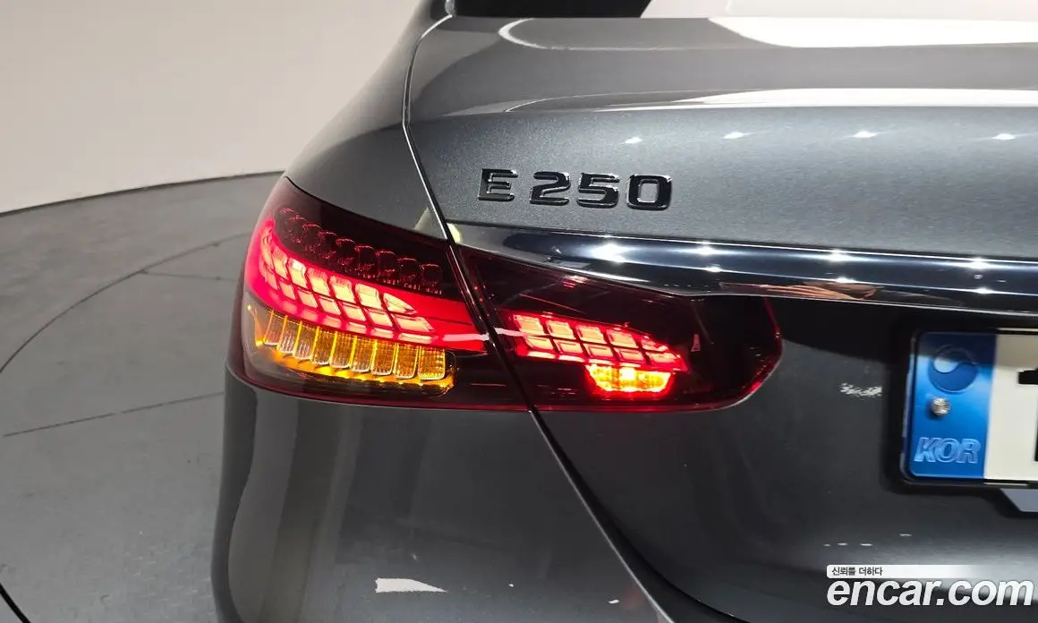 Mercedes-Benz E-Class 2021 2.0 автомат (гидро), фото 8 Mercedes-Benz E-Class 2021 2.0 автомат (гидро), фото 8