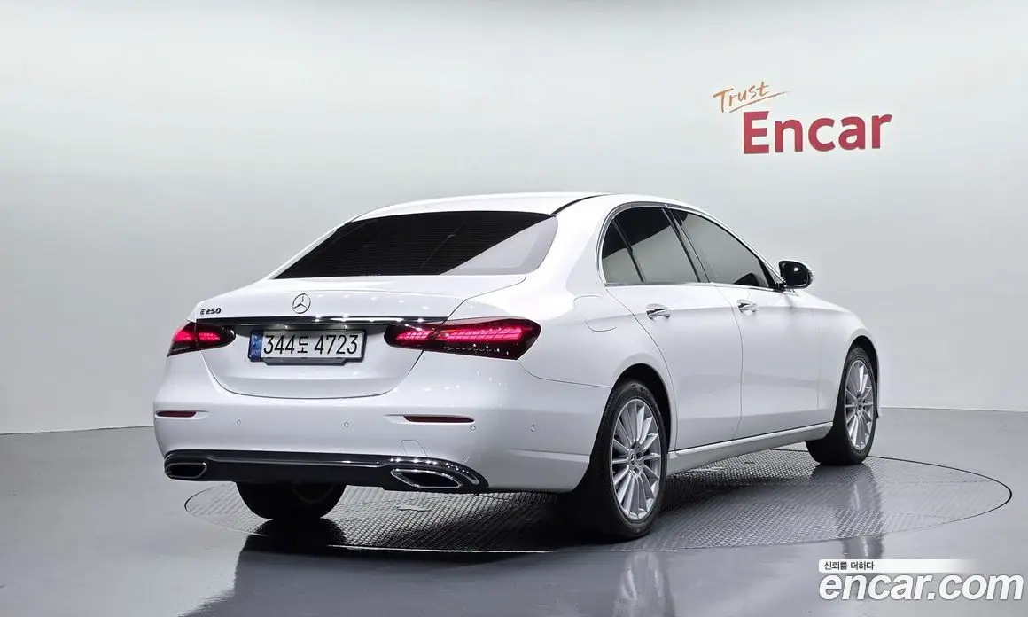 Mercedes-Benz E-Class 2021 2.0 автомат (гидро), фото 1 Mercedes-Benz E-Class 2021 2.0 автомат (гидро), фото 1