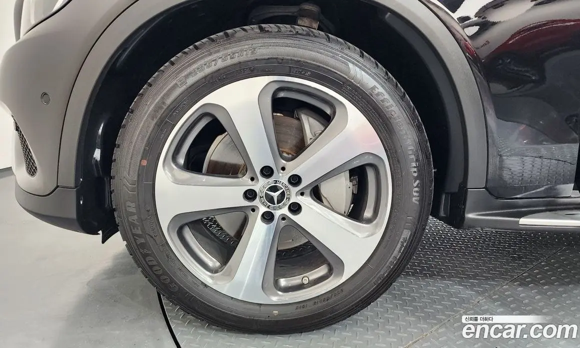 Mercedes-Benz GLC-Class 2019 2.0 автомат (гидро), фото 5 Mercedes-Benz GLC-Class 2019 2.0 автомат (гидро), фото 5