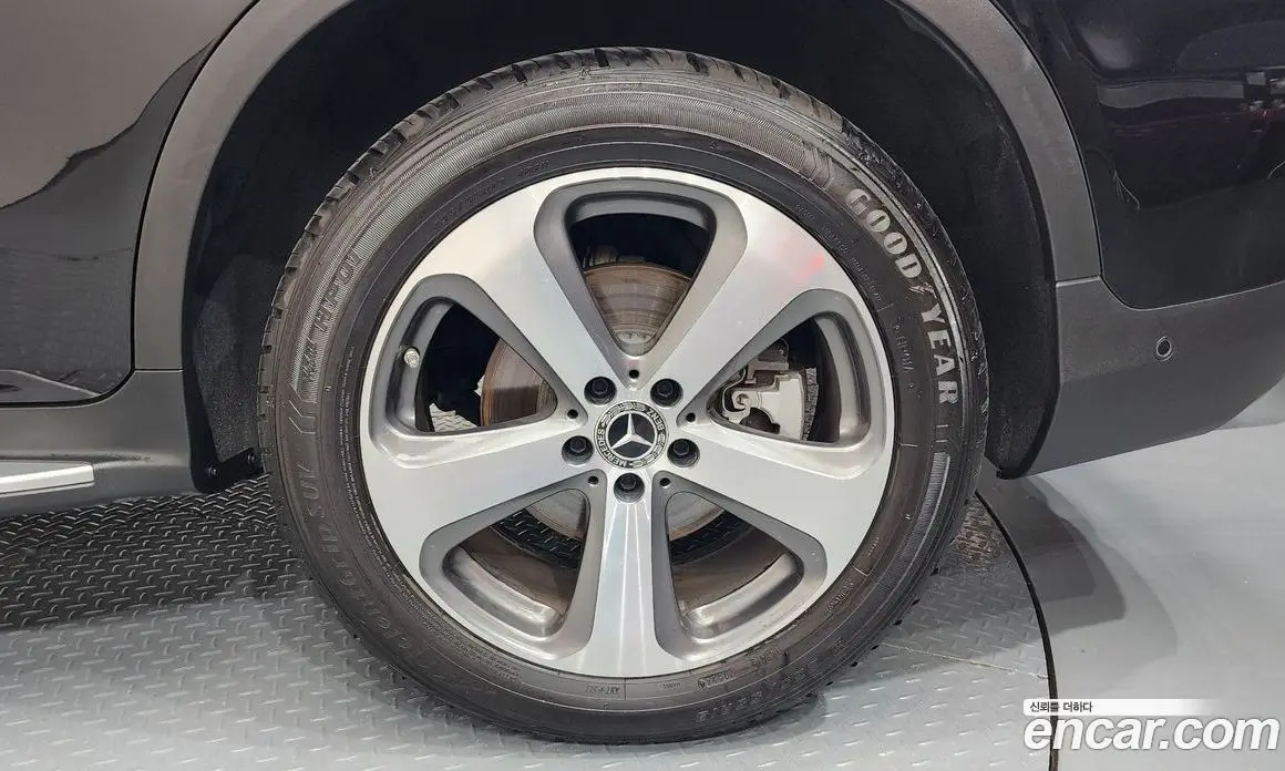 Mercedes-Benz GLC-Class 2019 2.0 автомат (гидро), фото 7 Mercedes-Benz GLC-Class 2019 2.0 автомат (гидро), фото 7
