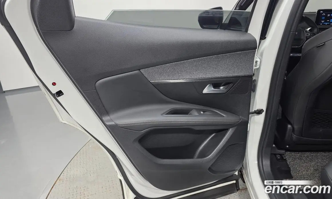 Peugeot 3008 2021 1.5 автомат (гидро), фото 15 Peugeot 3008 2021 1.5 автомат (гидро), фото 15
