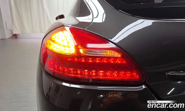 Porsche Panamera 2010 4.8 автомат (гидро), миниатюра 8
